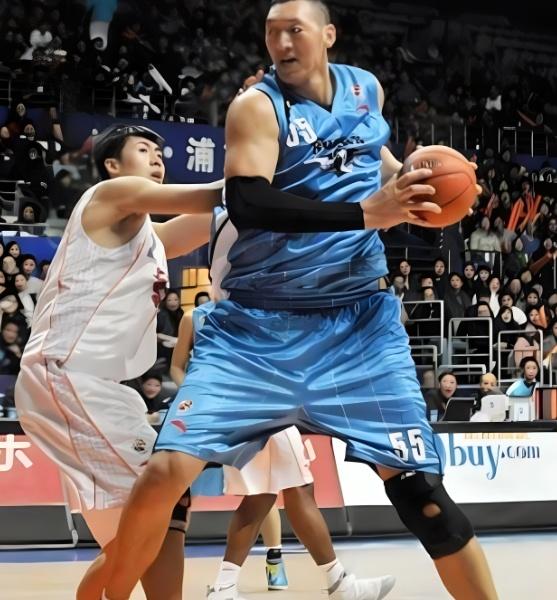 里程碑夜！成都蓉城止住颓势，CBA季后赛国际比赛日刷纪录，话题不断，阵容厚度经受考验的简单介绍-开云网站